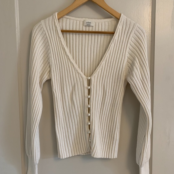 White Cardigan with Pearls - Picture 1 of 4